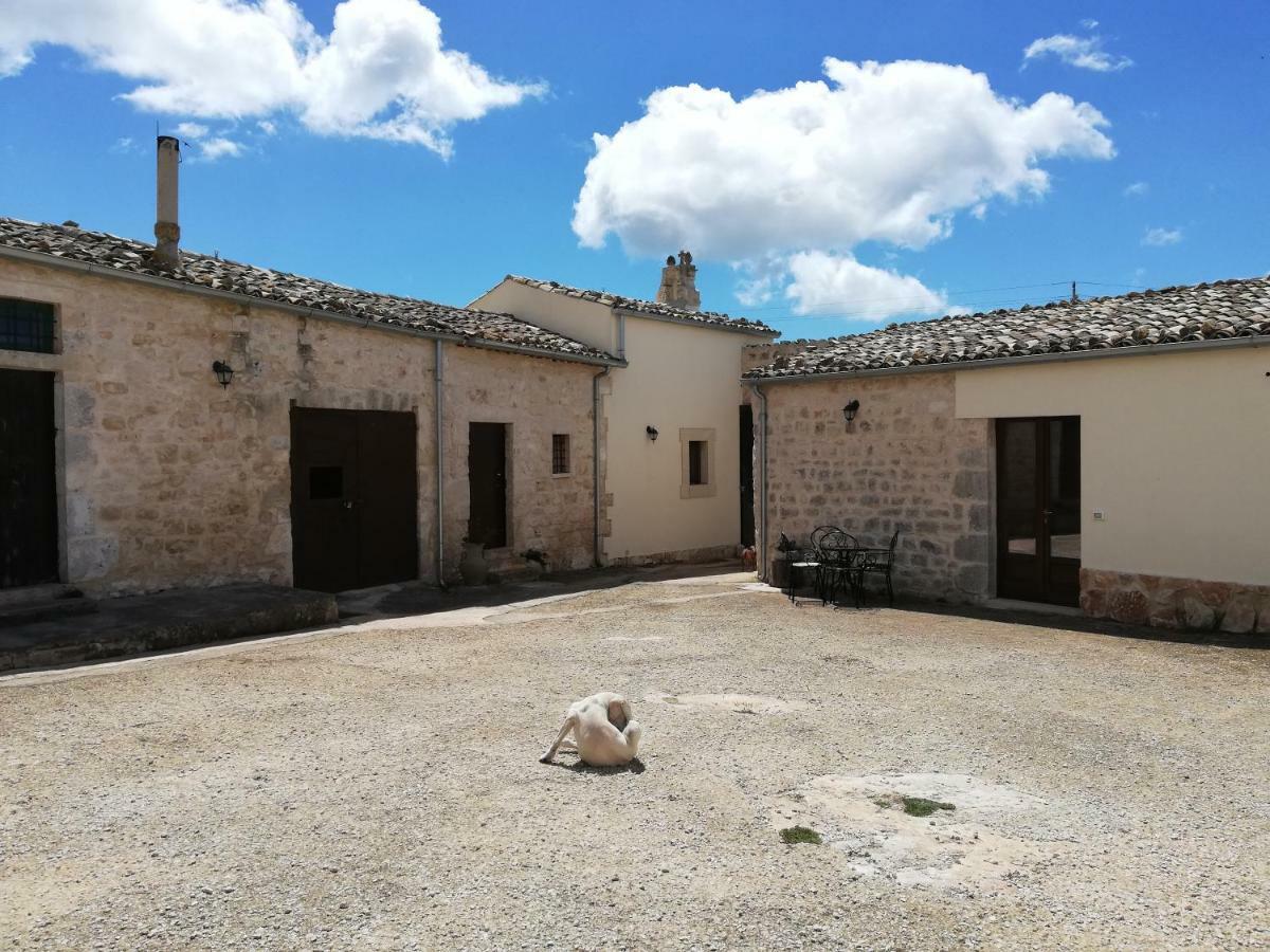 La Dimora Del Decano Villa Шикли Екстериор снимка
